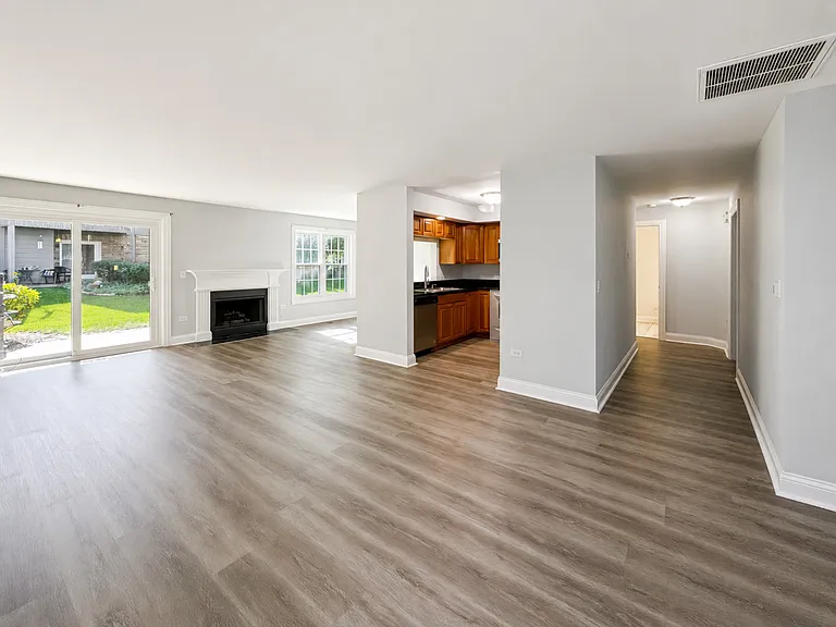 35 Foxcroft Rd #107 — Photo 3