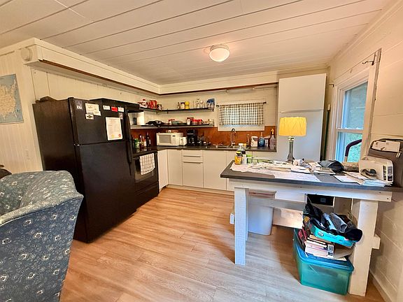 3rd image of 26 Log Cabin Lane