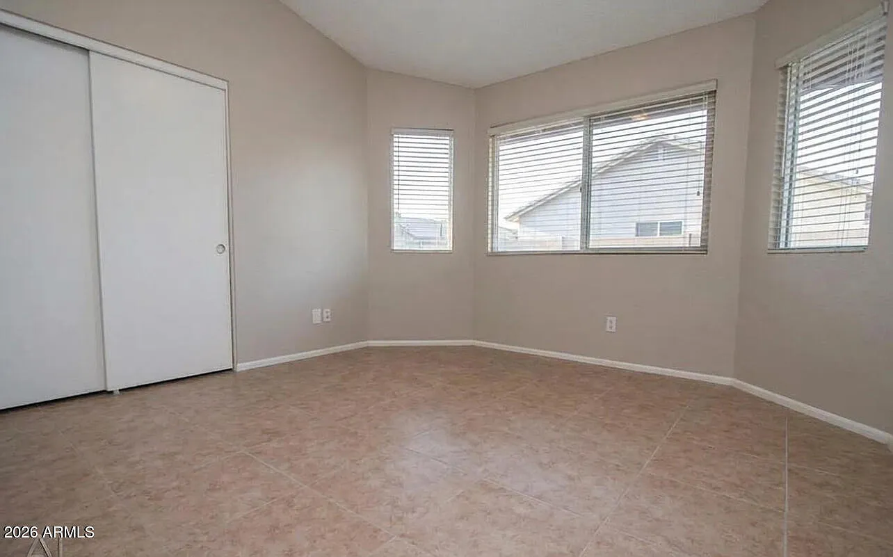 3 bed, 2.0 bath, 1521 sqft, $1,300 — Photo 3