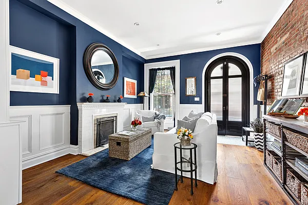 Sold by Compass | media 3