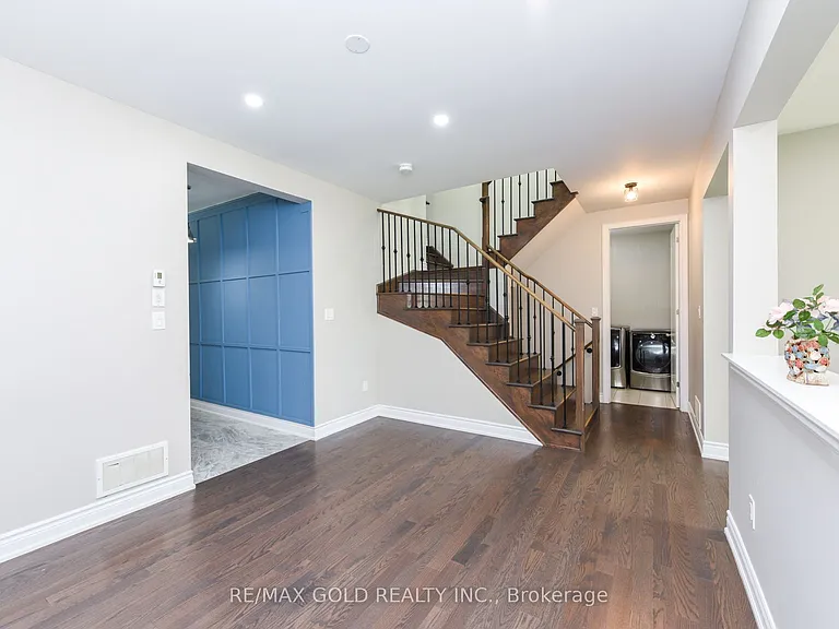 1270 McPhedran Point — Photo 9