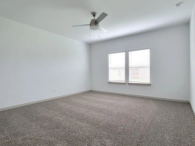 4915 Pine Haven Ln — Photo 12