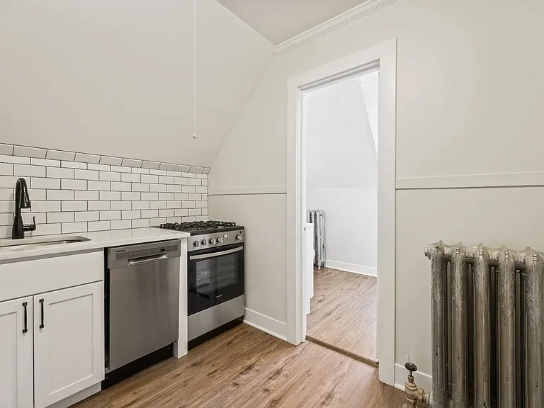 101 Union Ave #6 — Photo 7
