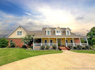 825 N Windle Ln, Tahlequah, OK 74464