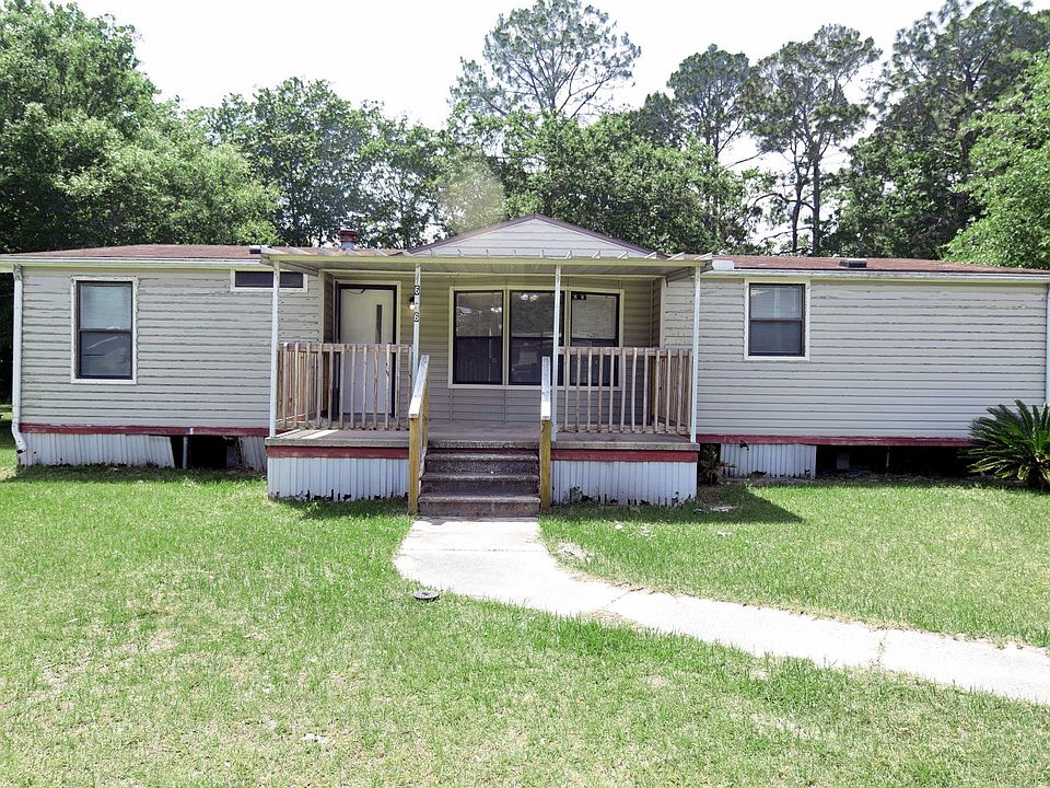 Large 75'x100' lot with paved double parking spot