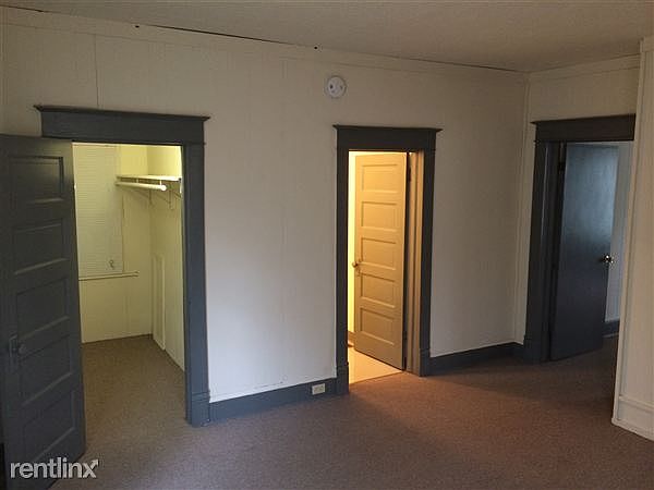 812sd A2 bedroom