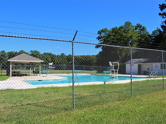 4th image of 28209 Hickory Hill Dr