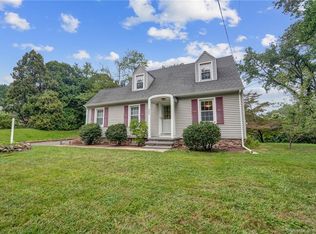 986 Prospect Rd, Cheshire, CT 06410