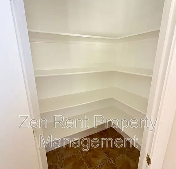 4237 E Windsor Dr — Photo 10