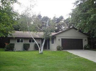 6919 Bay Shore West Dr, Charlevoix, MI 49720