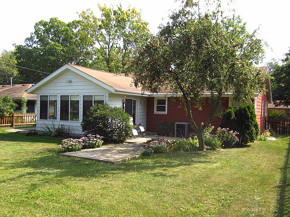 2nd image of 4532 Longmeadow Ln