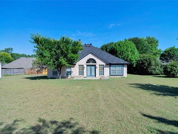 3rd image of 110 Pleasant Wood Cir
