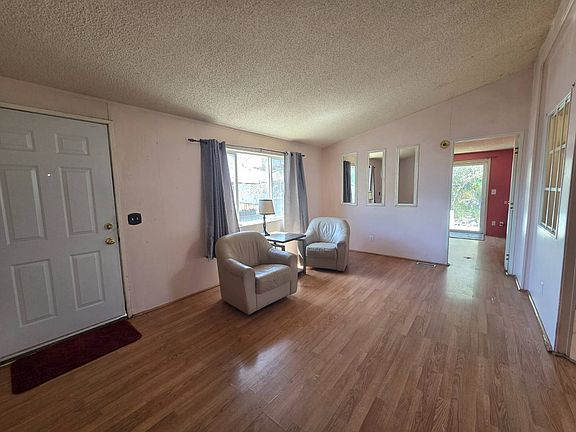 4th image of 200 James Ct #3