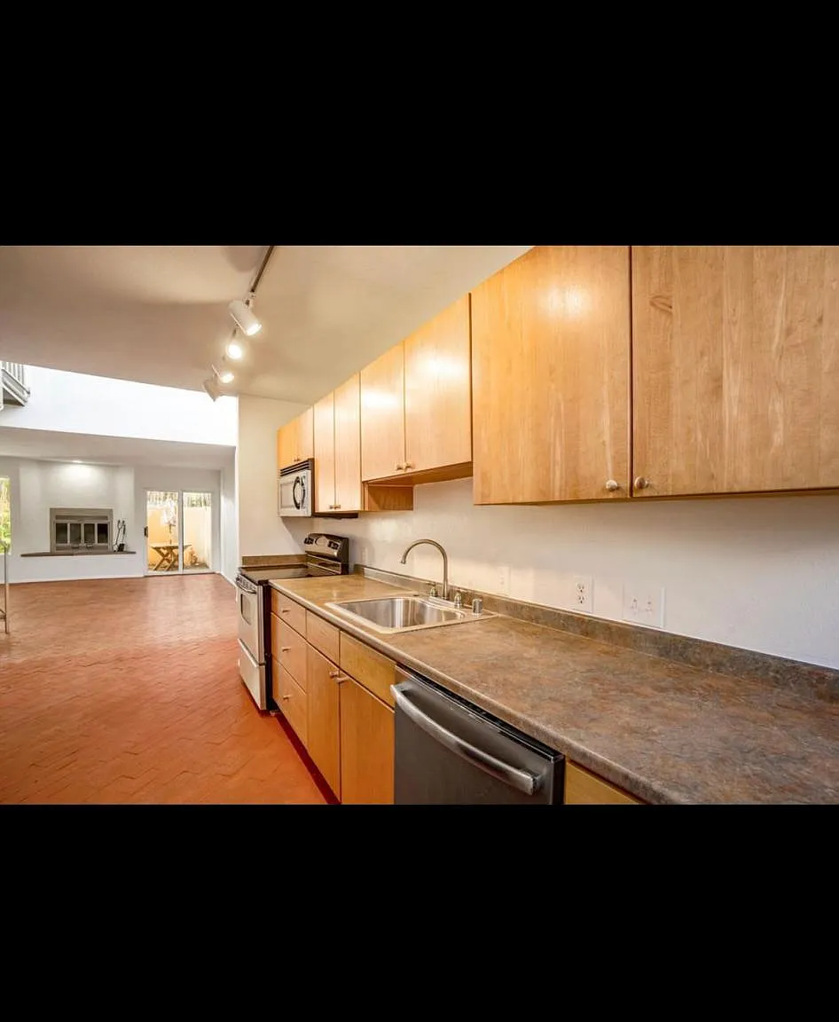 1339 Pacheco Ct — Photo 2