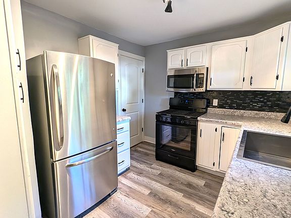 4th image of 1135 Holt St