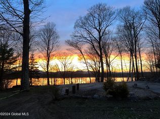 7 Saint George Ln, Northville, NY 12134