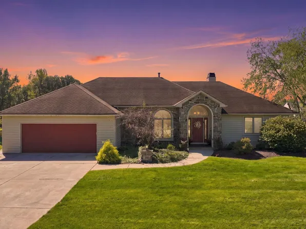 910 Calverton Ct, Fort Wayne, IN 46825