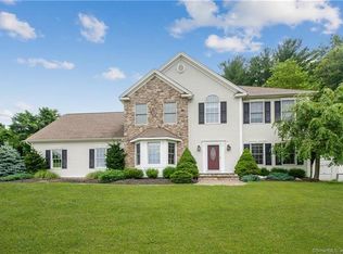 4 Reynolds Farm Rd, New Milford, CT 06776