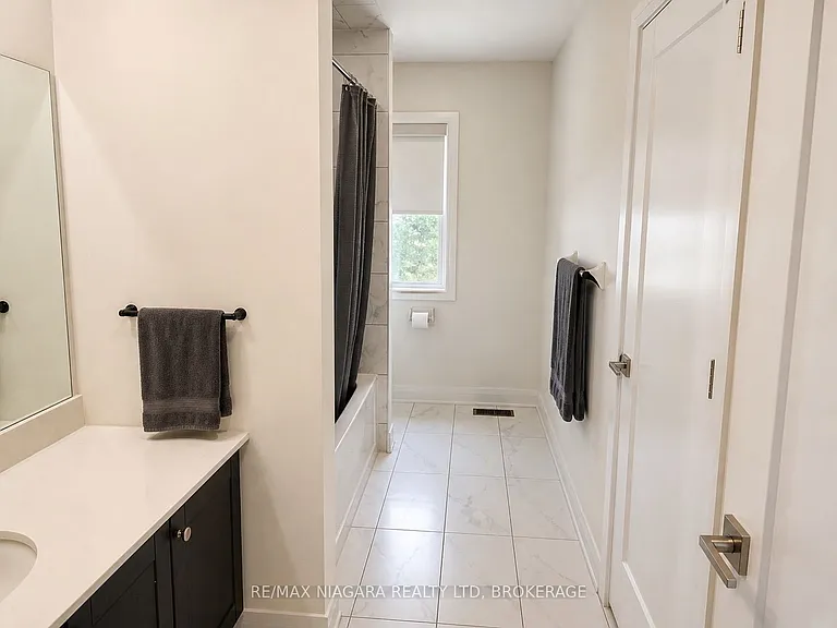 29 Oriole Cres — Photo 13