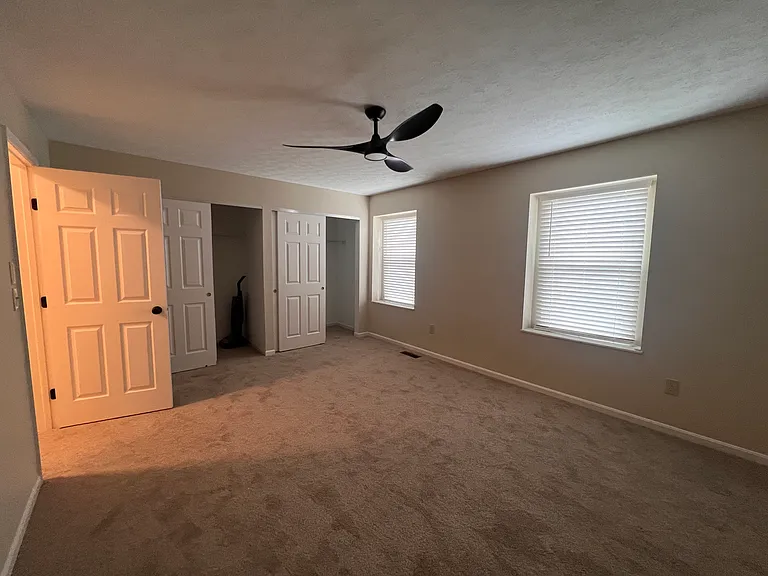 662 S Grand Ave — Photo 10