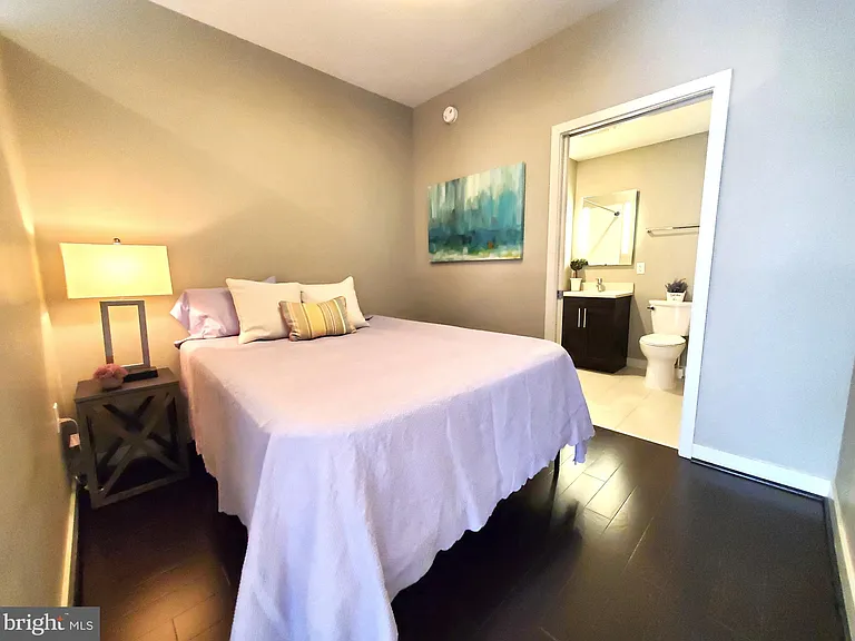 1320 Fenwick Ln #305 — Photo 15