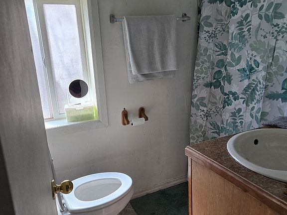 5th image of 816 N Mesa Ave