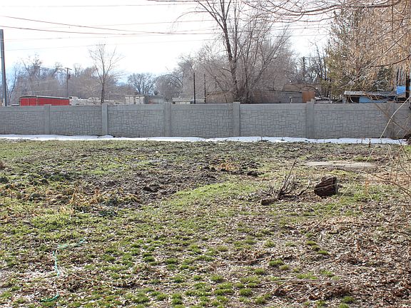3rd image of 1569 W Southgate Ave