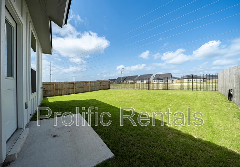 8901 Prickly Ash Dr #B — Photo 22