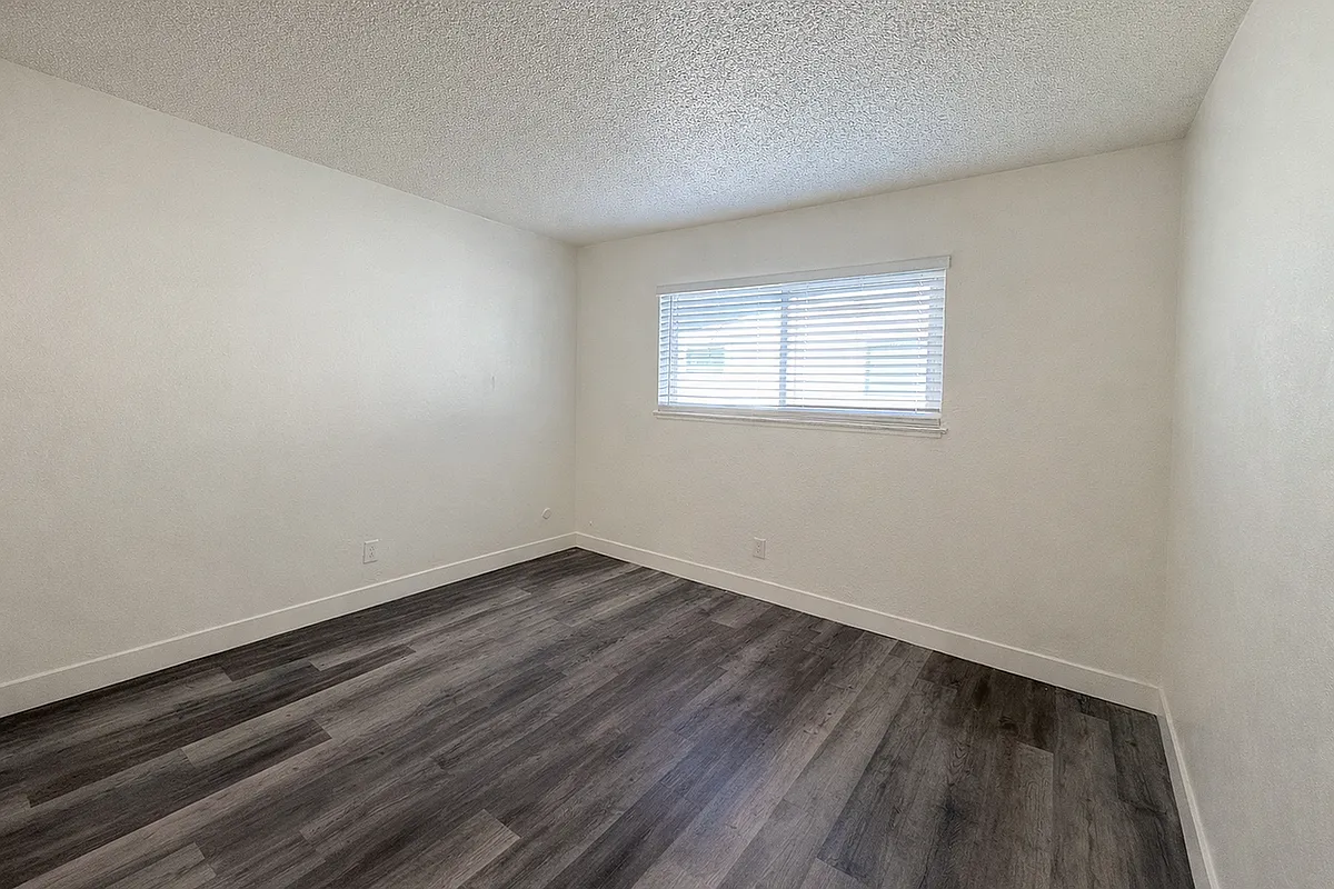 bedroom not staged - Arden Park