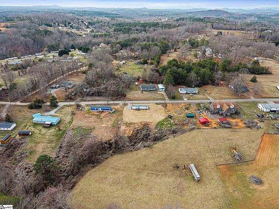 4th image of 139 Davis Rd