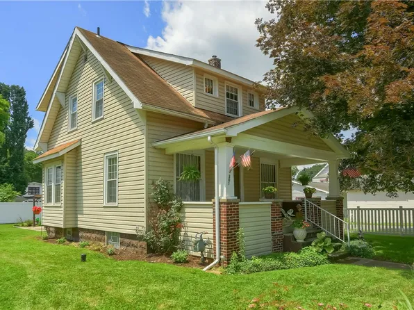 301 Line St, Ellwood City, PA 16117