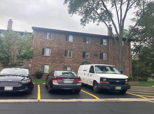 2453 Spring St APT 3701, Woodridge, IL 60517