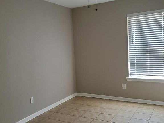 3rd image of 3005 Purdue Dr