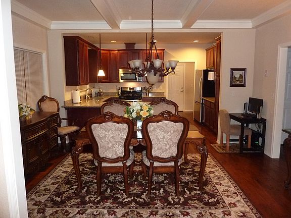 formal dining 9" ceilings, w/ box beams