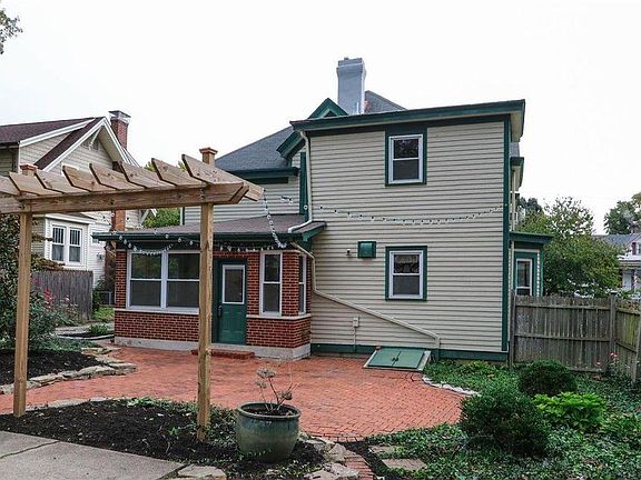 4th image of 4007 Ballard Ave #2