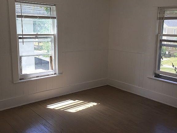 3rd image of 1224 Sherman St SE