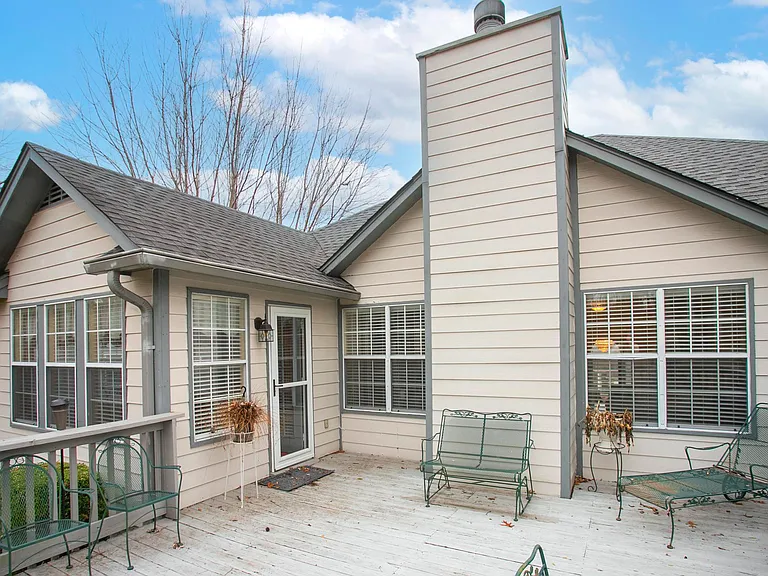1508 Clover Ct — Photo 45