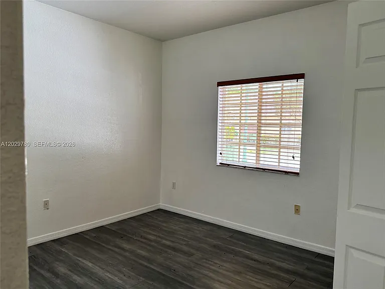 3384 NE 11th Dr — Photo 10