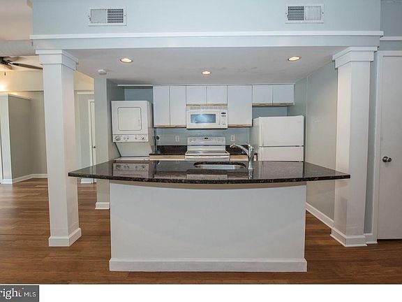 5th image of 2311 South St APT 203