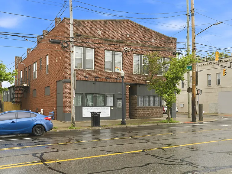 1445 E Main St #A — Photo 3