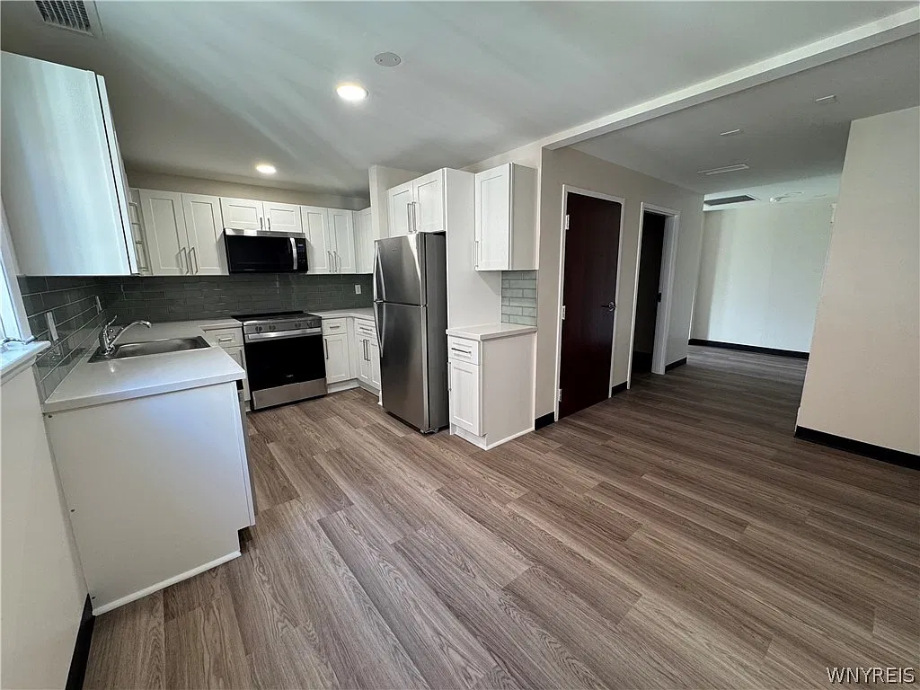 73 W Humboldt Pkwy — Photo 3