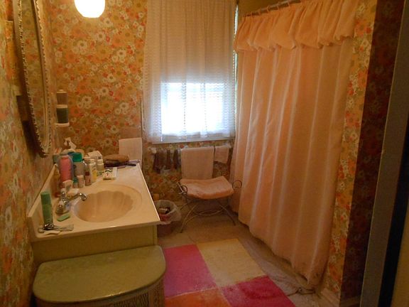2nd image of 447 Pine St
