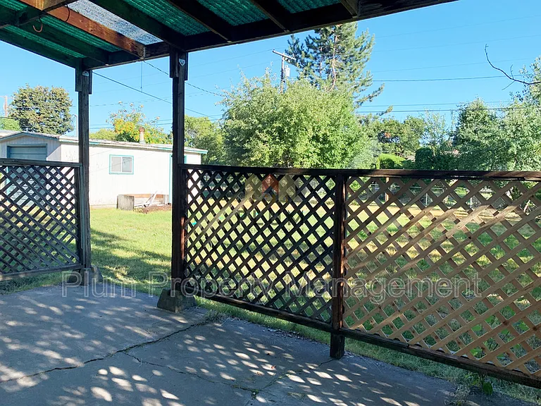 2318 S 10th St W — Photo 11