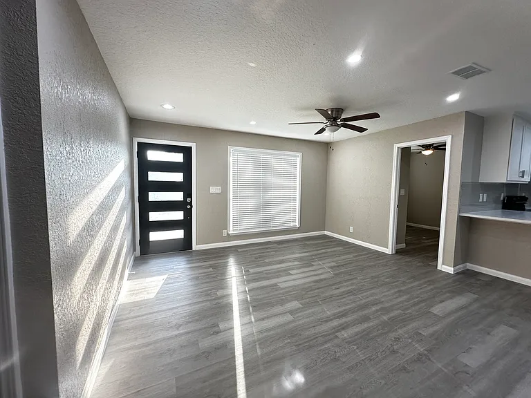 8426 Glen Ct — Photo 8