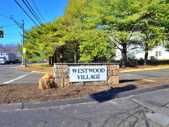 55 Mill Plain Road #9-4, Danbury, CT 06811