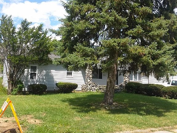3rd image of 1810 E Carver Dr
