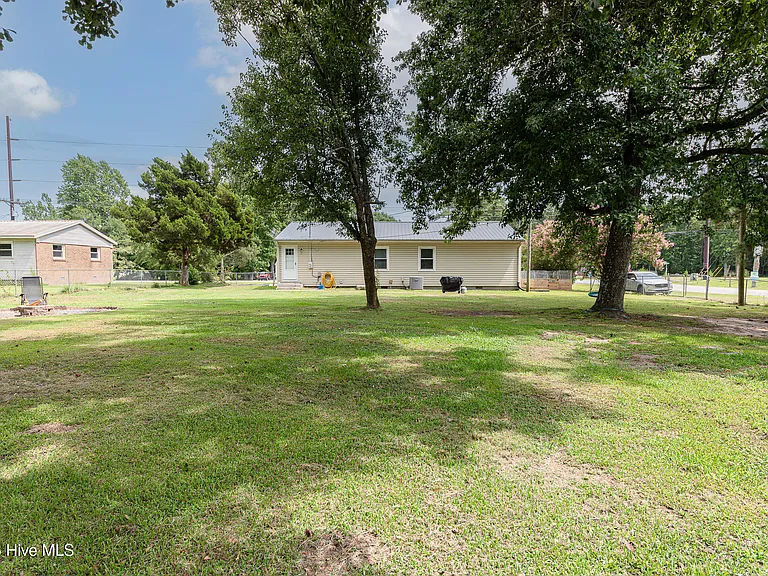 670 Queens Creek Rd — Photo 39
