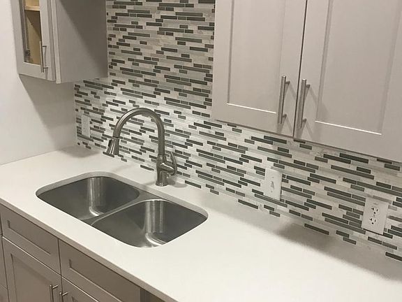 2nd image of 119 W Tazewell St #303