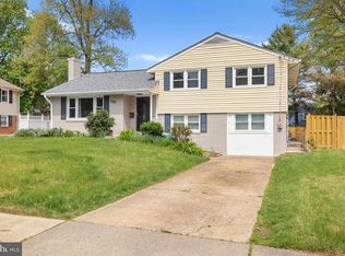 7402 Dunston St, Springfield, VA 22151