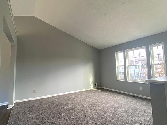 3rd image of 2565 Evergreen Dr